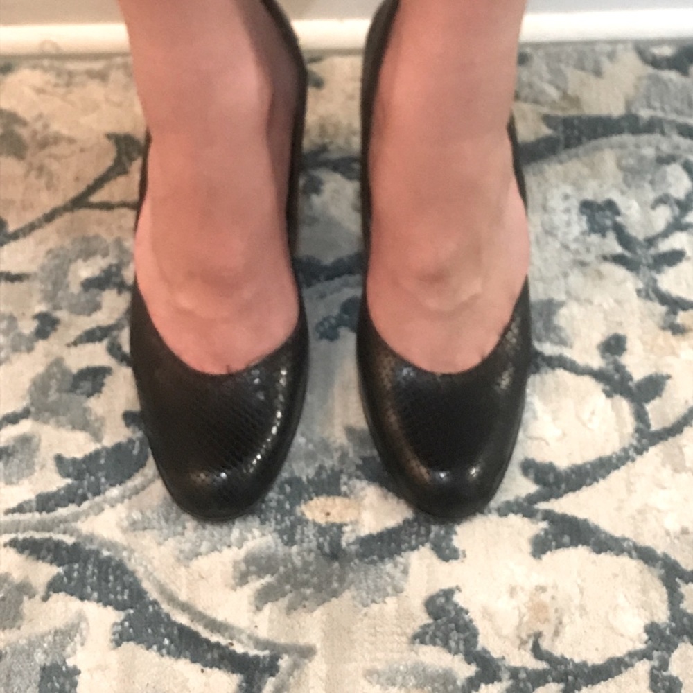 Banana Republic black heels ladies 11